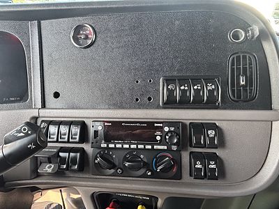 2022 Peterbilt 389