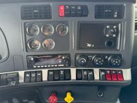 2023 Kenworth W990
