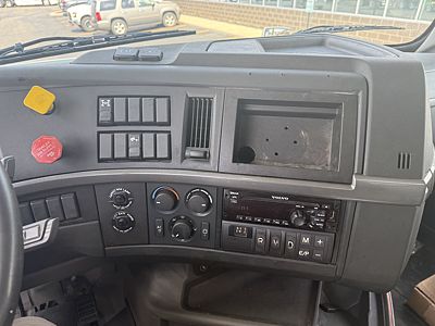 2020 Volvo VNL64T