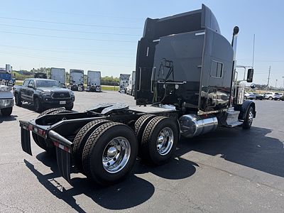 2022 Peterbilt 389