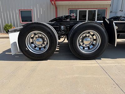 2023 Peterbilt 389