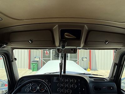 2022 Peterbilt 389