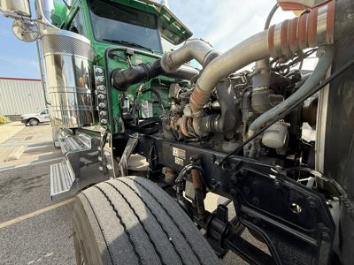 2023 Peterbilt 389