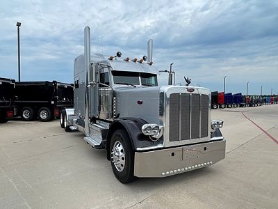 2023 Peterbilt 389