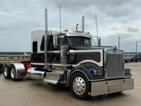 2023 Kenworth W900L