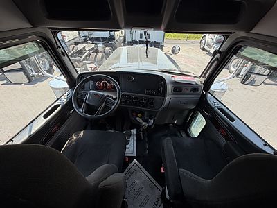 2022 Peterbilt 389