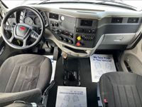 2022 Peterbilt 567