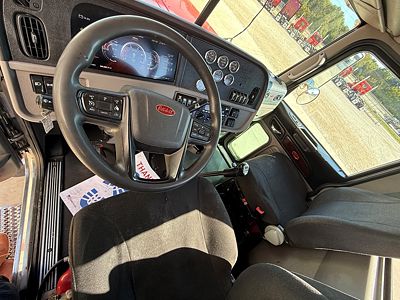 2022 Peterbilt 389