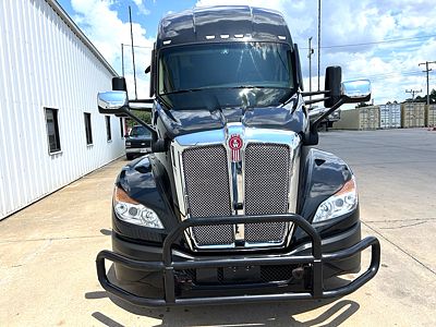 2023 Kenworth T680