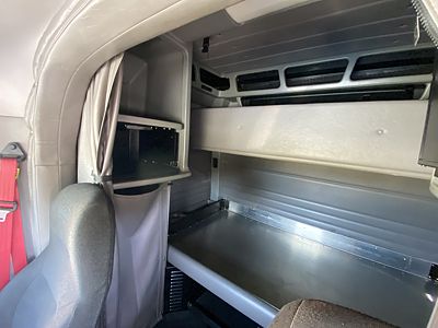 2022 Peterbilt 389