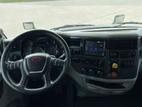 2022 Peterbilt 579