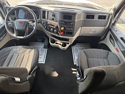 2022 Peterbilt 579