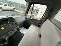 2016 Freightliner M2