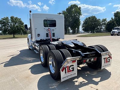 2023 Kenworth T880