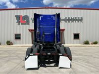 2022 Volvo VNL64T860