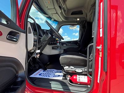 2023 Peterbilt 579