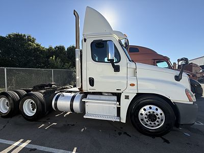 2012 Freightliner CASCADIA 113