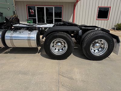 2023 Peterbilt 567