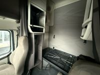 2017 Volvo VNL64T670