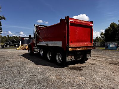 2025 Kenworth T880