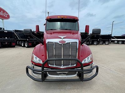 2023 Peterbilt 579