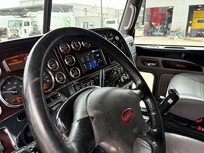 2021 Peterbilt 389