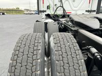 2020 Freightliner CASCADIA 126