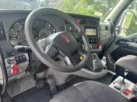2022 Kenworth T880