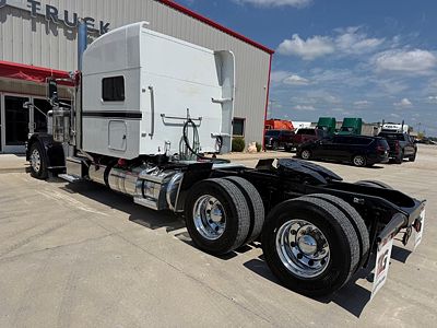 2022 Peterbilt 389