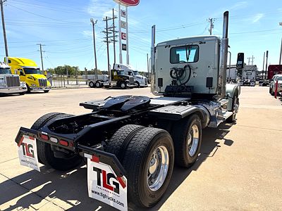 2023 Peterbilt 567