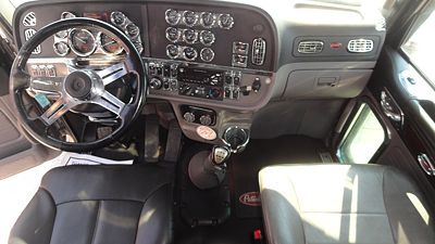 2017 Peterbilt 389