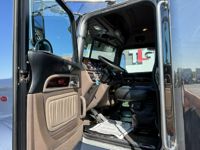 2022 Peterbilt 389