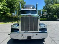 2022 Peterbilt 389