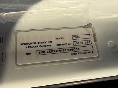 2023 Kenworth T880