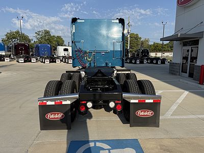 2023 Peterbilt 389