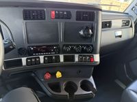 2022 Kenworth T880