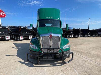 2023 Kenworth T680