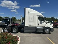 2022 Freightliner CASCADIA 116