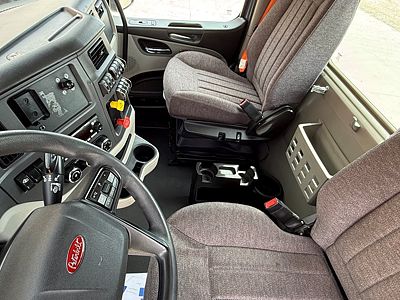 2022 Peterbilt 579