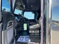 2023 Peterbilt 389