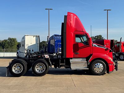 2023 Kenworth T680