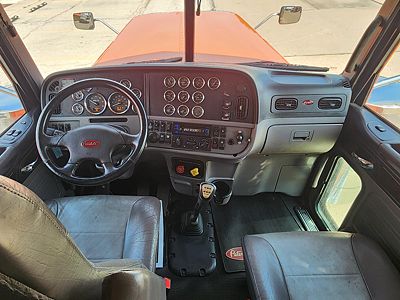 2017 Peterbilt 389