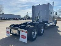 2021 Peterbilt 389