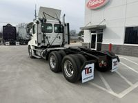 2021 Freightliner CASCADIA 126