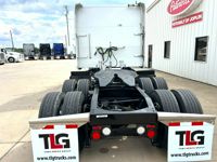 2023 Peterbilt 389