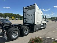2022 Freightliner CASCADIA 116