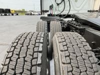 2020 Freightliner CASCADIA 126