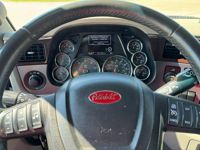 2022 Peterbilt 579