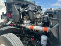 2021 Freightliner CASCADIA 126