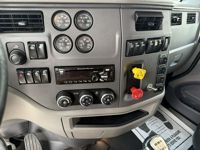 2015 Peterbilt 579-117